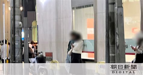 大阪難波立ちんぼ|大阪のキタとミナミで路上に立つ女性 記者は見た、2。